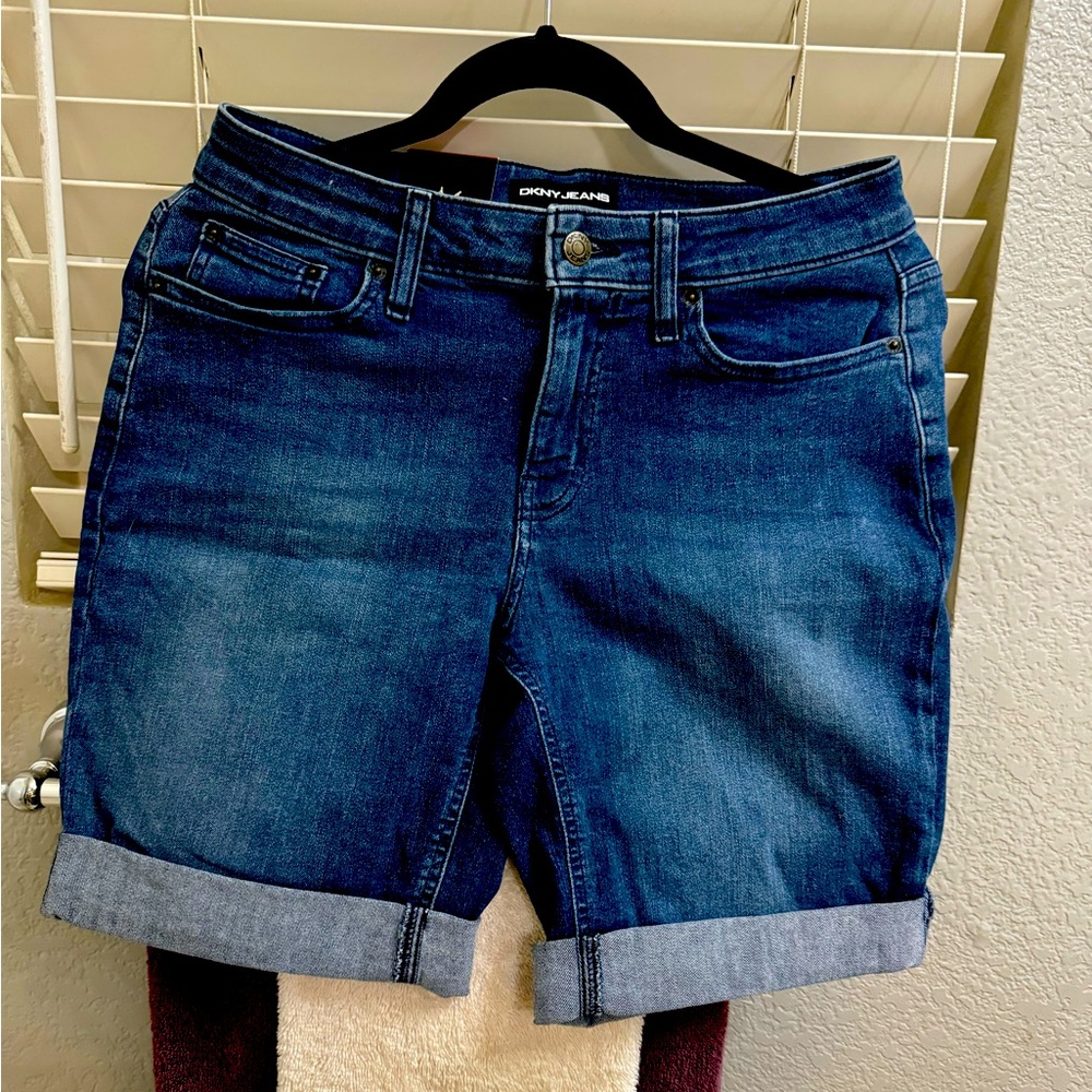 DKNY Bermuda shorts